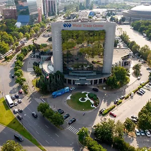 Pullman World Trade Center Бухарест